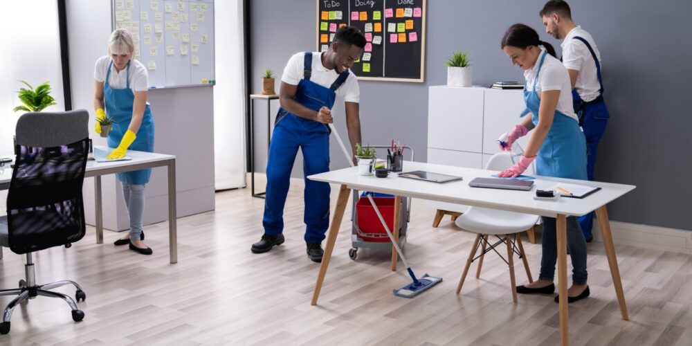 Por que a limpeza profissional é essencial em ambientes corporativos - Vamat